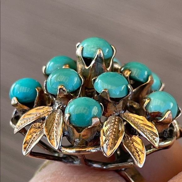 Vintage Jewelry - Vintage Turquoise 10k gold Cluster Flower Ring